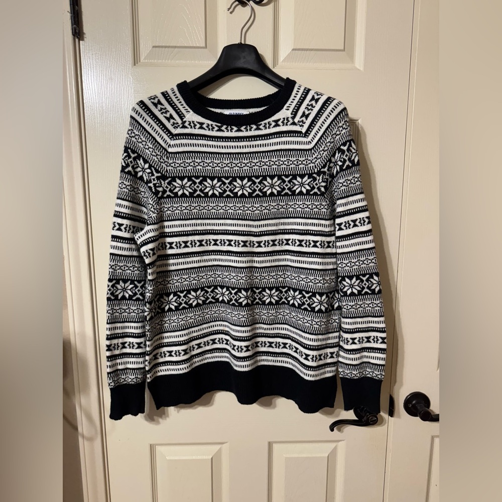 Old Navy Black and White Striped Sweater